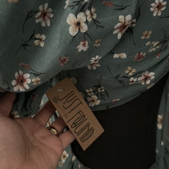 Just Found Floral Sage Green Cottage-core midi dress. NWT 🌿 - Picture 10 of 11